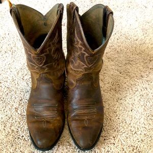 Ariat boots Size Youth 4.5. Women’s size 6/6.5